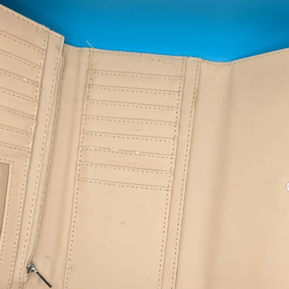 GUESS Beige Textured Fold-Over Wallet with Gold Logo - Picture 3 of 4